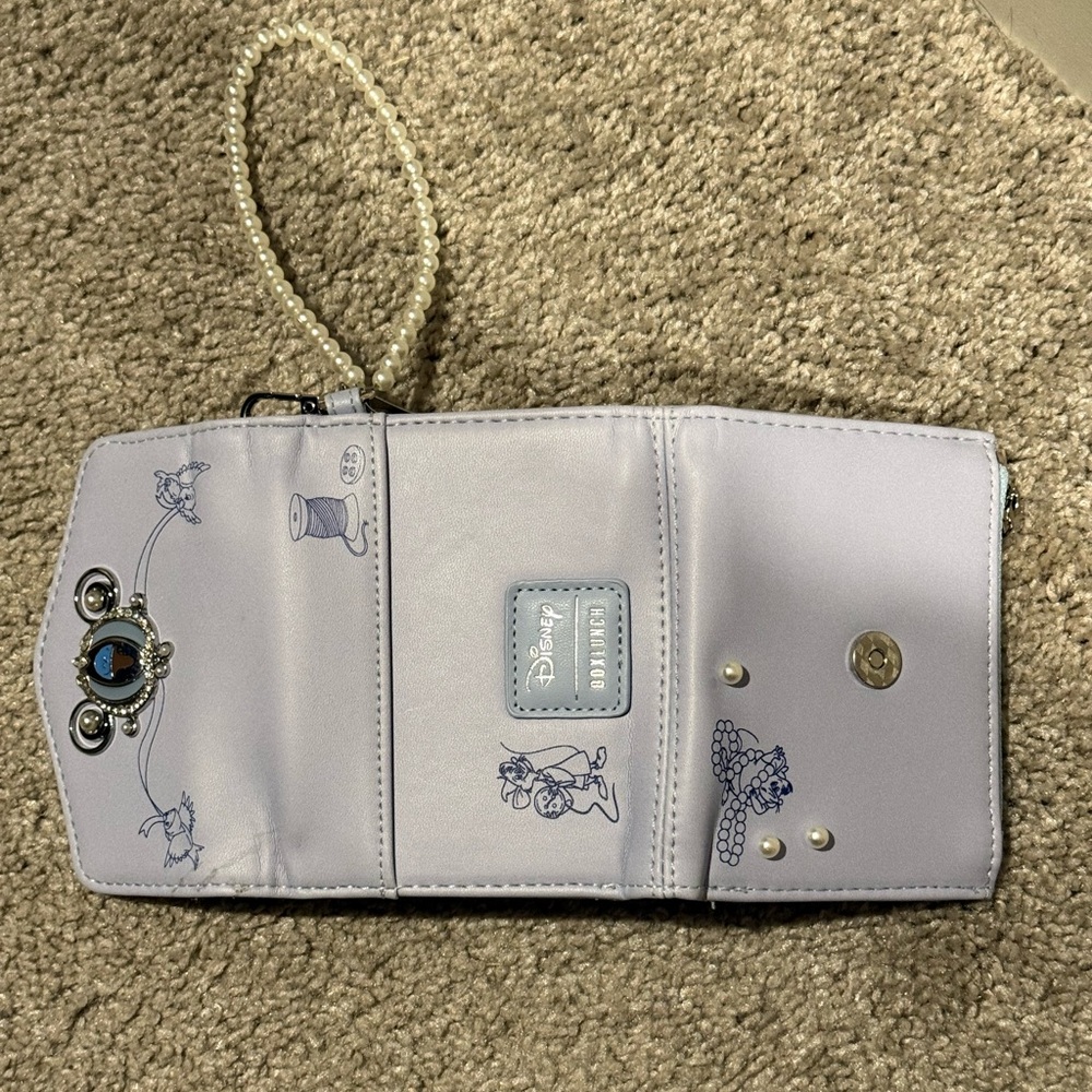 Disney wallet - Picture 3 of 4